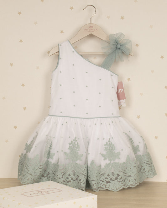 VESTIDO DE TUL BORDADO ESCOTE AL HOMBRO