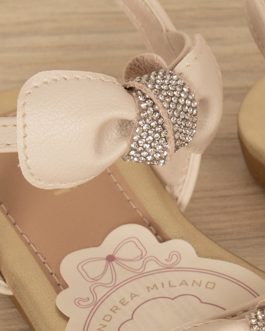 SANDALIA CON HEBILLA Y LAZOS CON BRILLOS