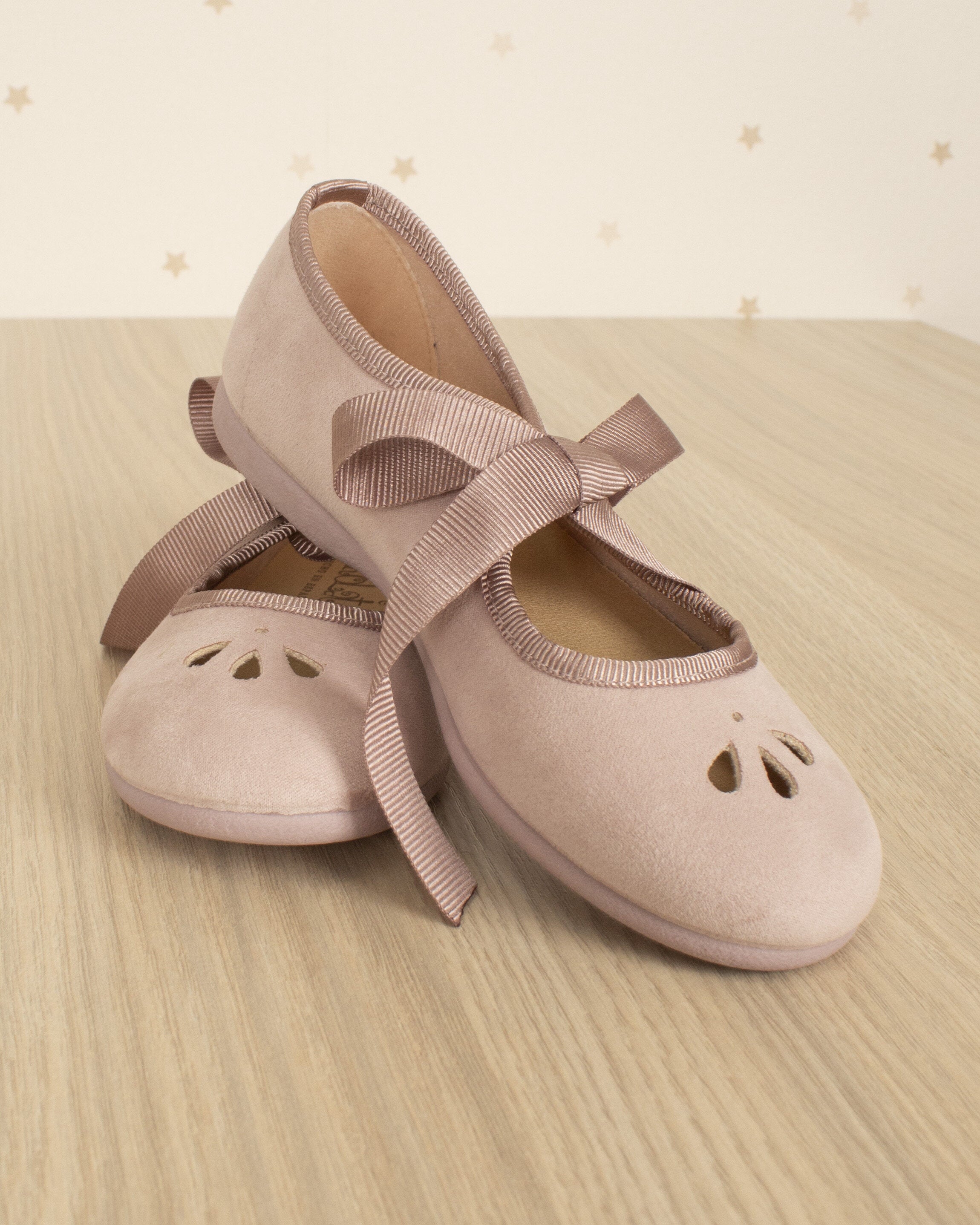 Mercedita Angelito linen with raw ribbon Mercedita Angelito linen with raw ribbon