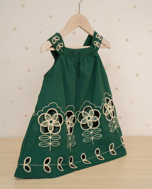VESTIDO TIPO TALEGO FALDA ADORNOS BORDADOS