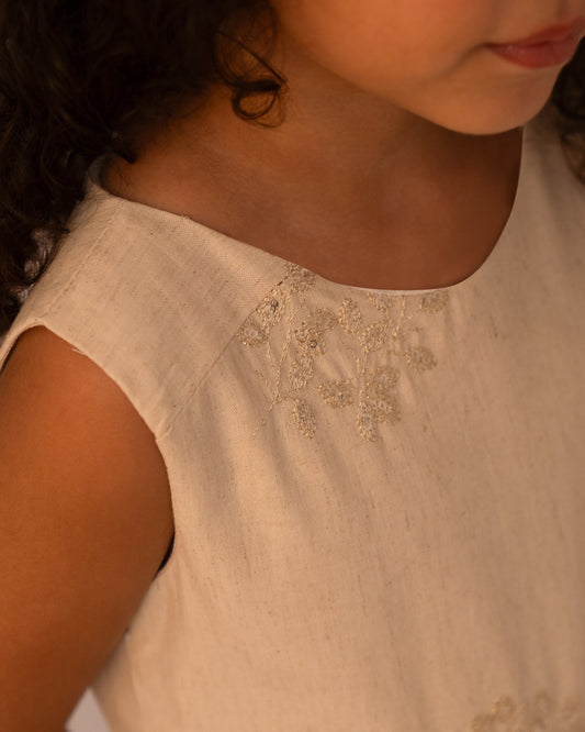 VESTIDO DORY ADORNOS VELITAS