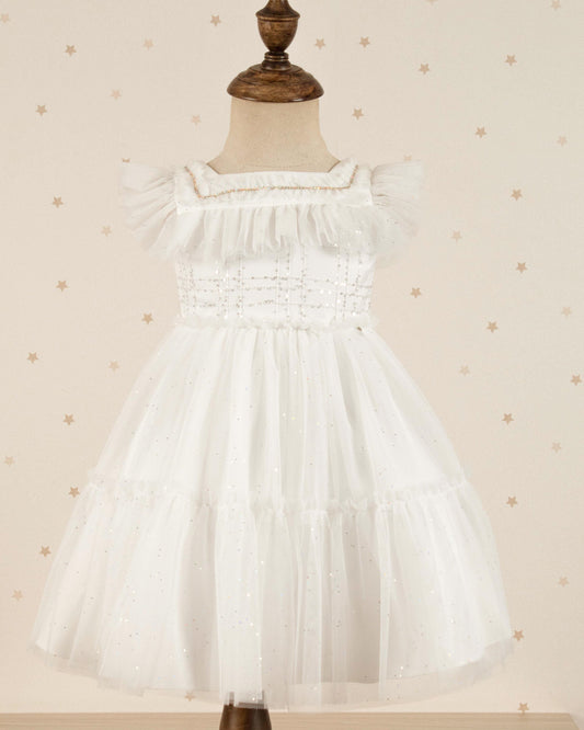 VESTIDO TALLE ARANDELA TULL EN EL PECHO Y BRILLANTES