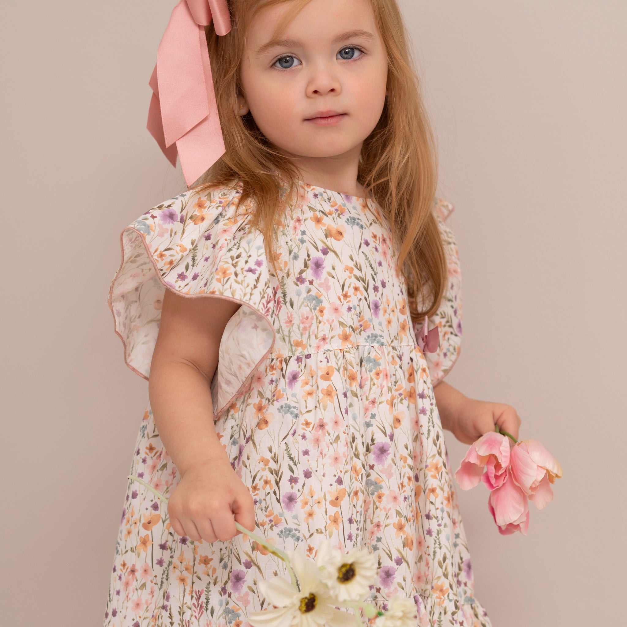 VESTIDO TALLE ALTO ARANDELAS HOMBROS Y LAZO FRONTAL