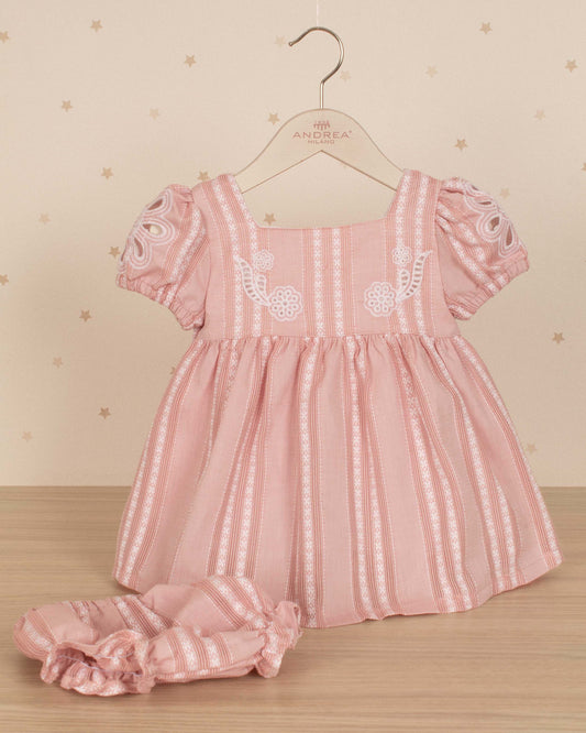 VESTIDO TALLE ALTO MANGAS Y FLORES BORDADAS