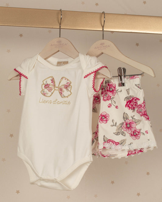 CONJUNTO PELELE LAZO BORDADO Y SHORT DE FLORES