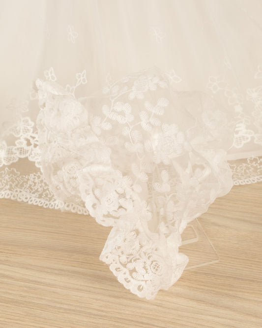 FALDON DE BAUTIZO CON MANGAS PECHO BORDADO CON GORRO