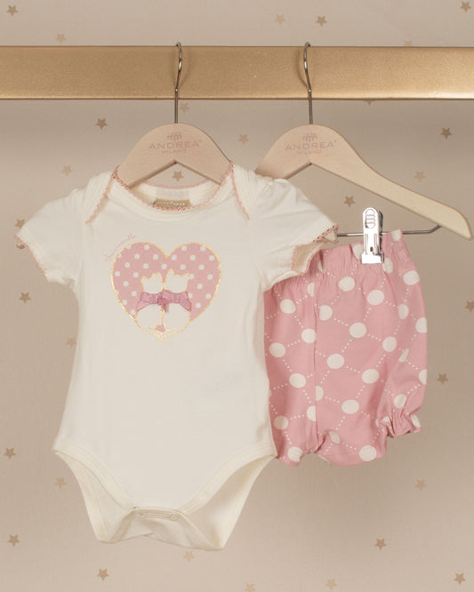 CONJUNTO PELELE CORAZON BORDADO Y SHORT DE BOLITAS