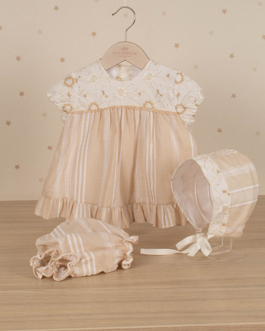 VESTIDO JESUSITO FLORES BORDADO CON GORRO Y RANITA