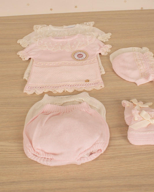 CONJUNTO DE PUNTO CON GORRO Y PATUCOS